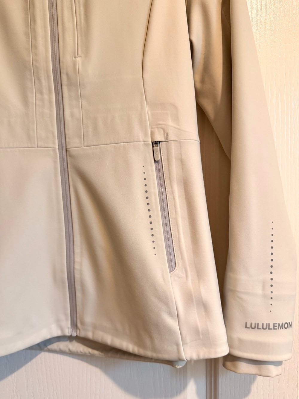 Lululemon jacket - Picture 2 of 5